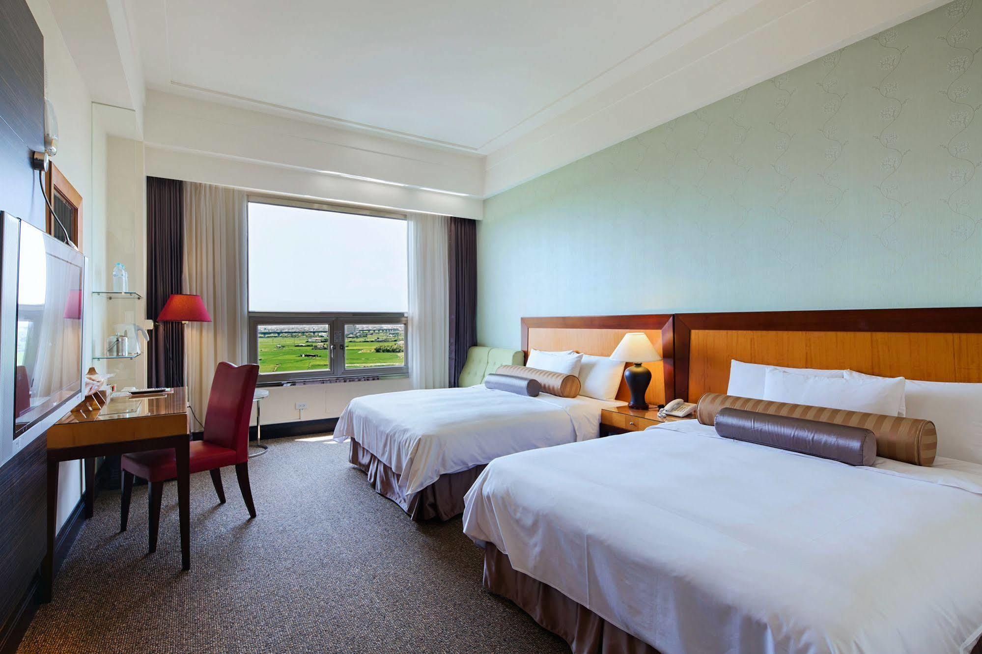 Hotel Les Champs Jiaoxi Esterno foto
