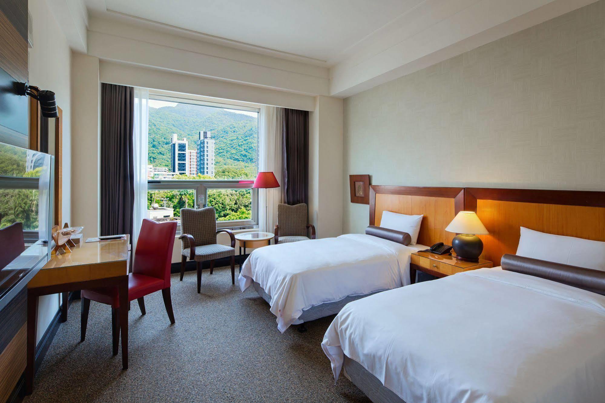 Hotel Les Champs Jiaoxi Esterno foto